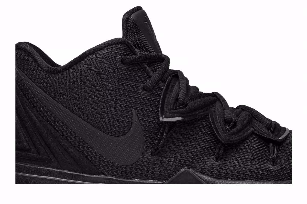 Nike Kyrie 5 Neon Sole, view 3