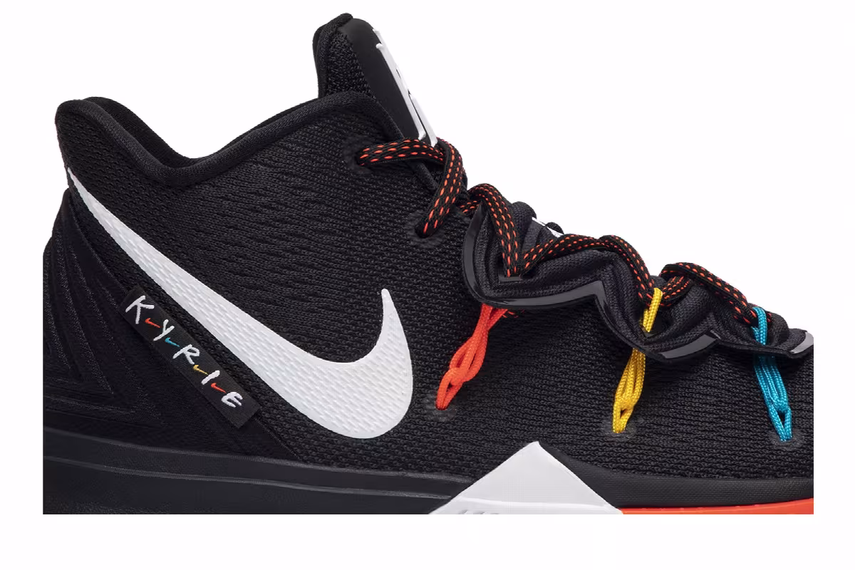 Nike Kyrie 5 Friends, view 3