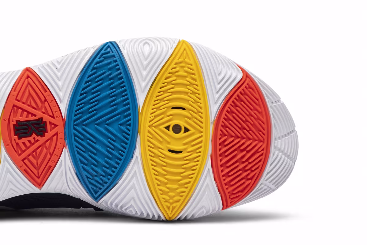 Nike Kyrie 5 Friends, view 6