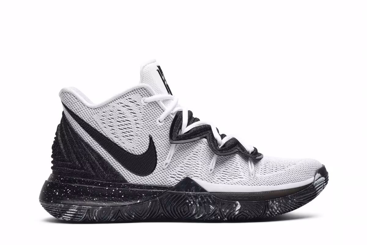 Nike Kyrie 5 Oreo, view 2