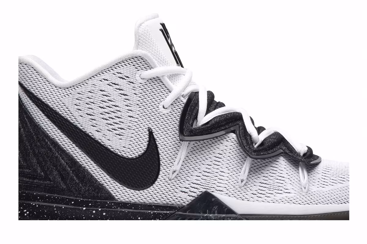 Nike Kyrie 5 Oreo, view 3