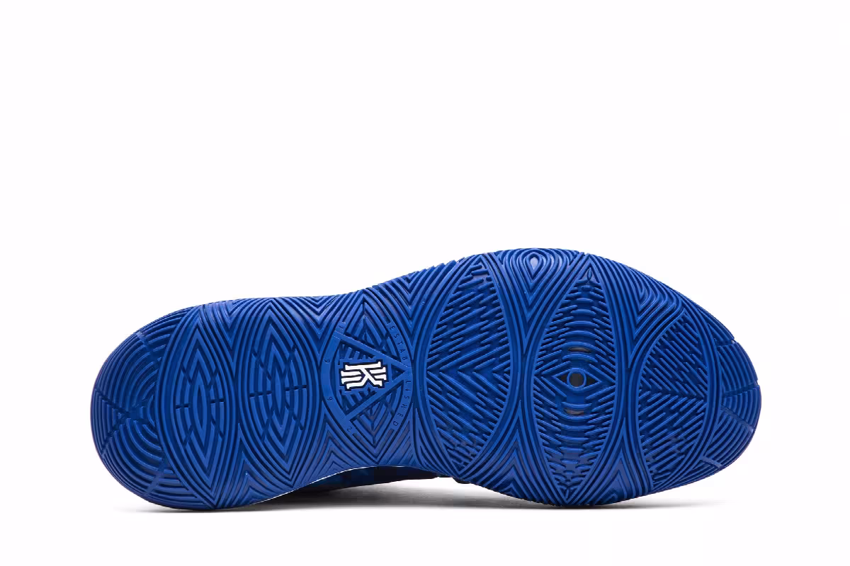 Nike Kyrie 5 Duke, view 5