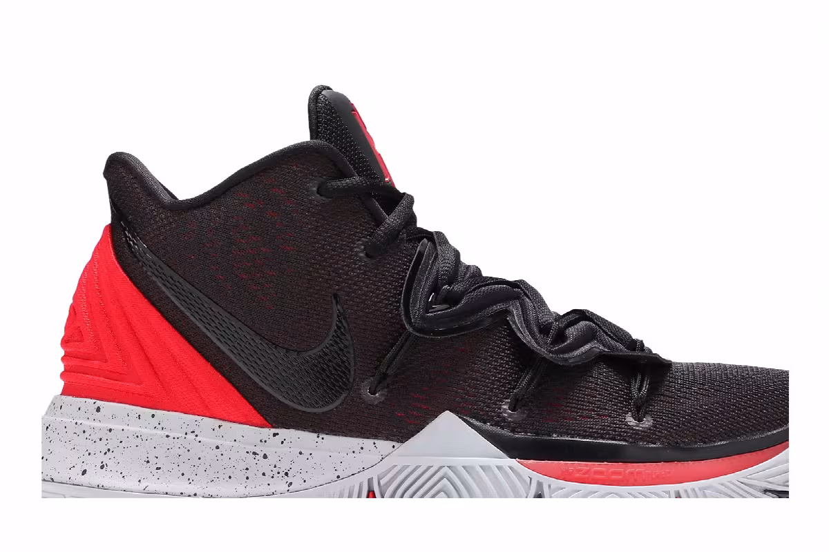 Nike Kyrie 5 Bred, view 3