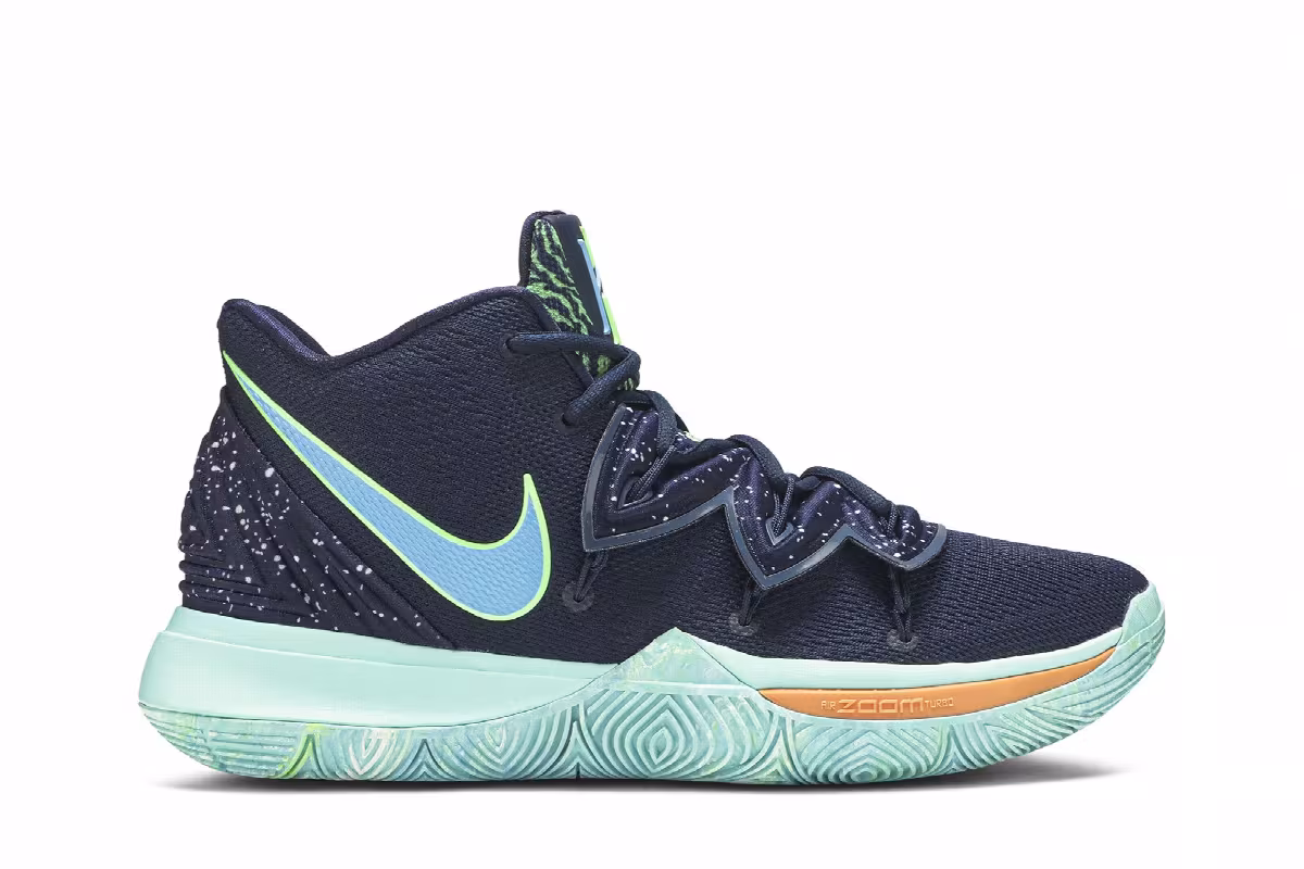 Nike Kyrie 5 UFO, view 2