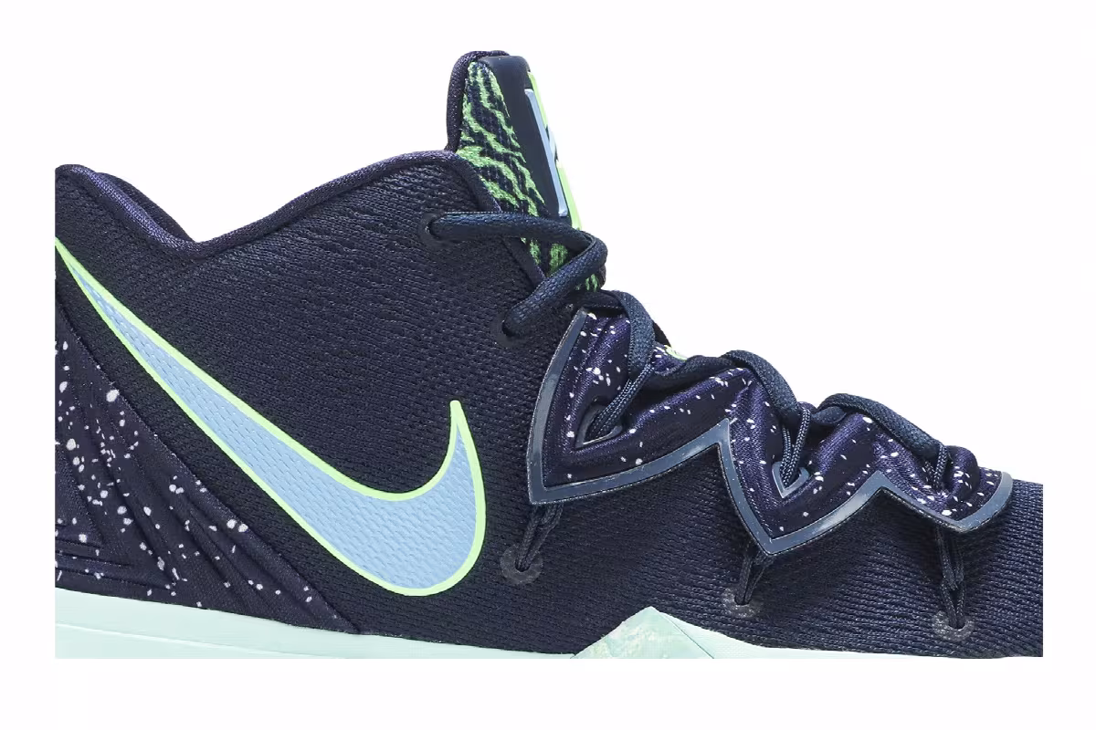 Nike Kyrie 5 UFO, view 3