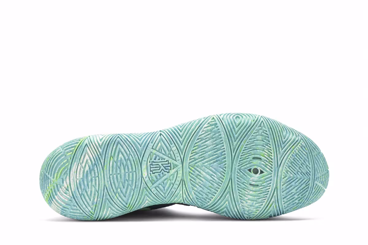 Nike Kyrie 5 UFO, view 5