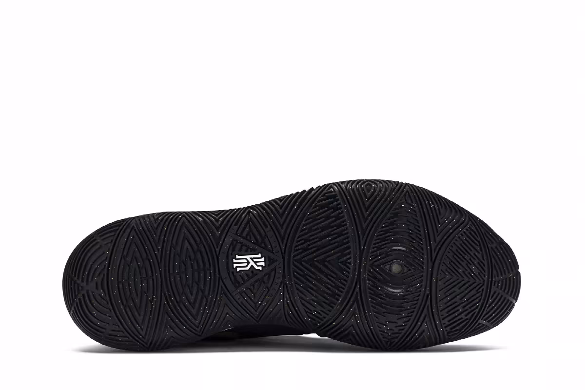 Nike Kyrie 5 Black Metallic Gold, view 5