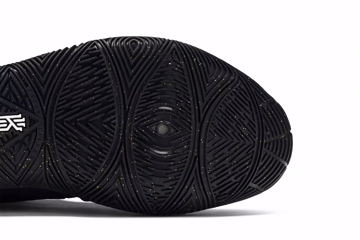 Nike Kyrie 5 Black Metallic Gold, view 6