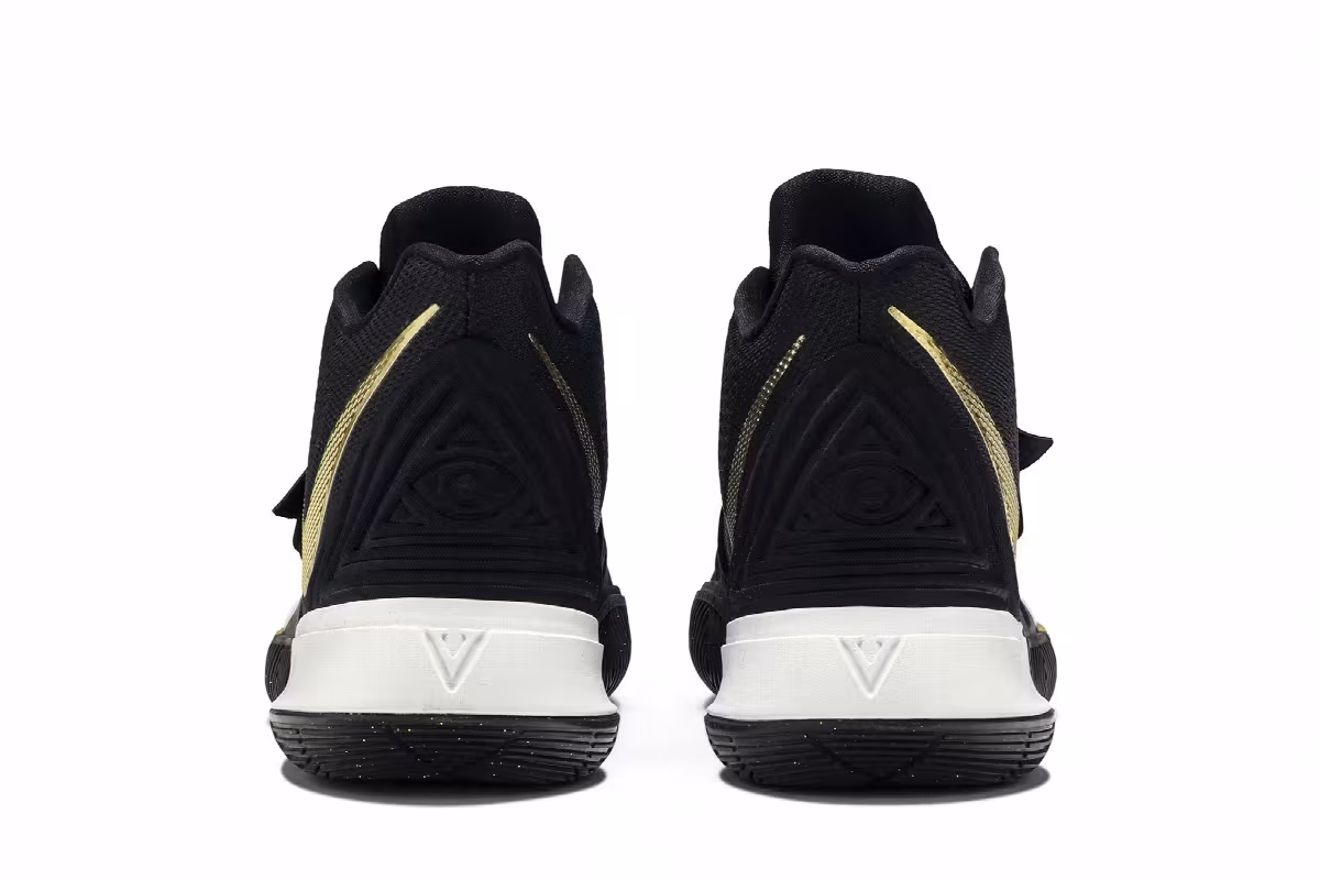 Nike Kyrie 5 Black Metallic Gold, view 7