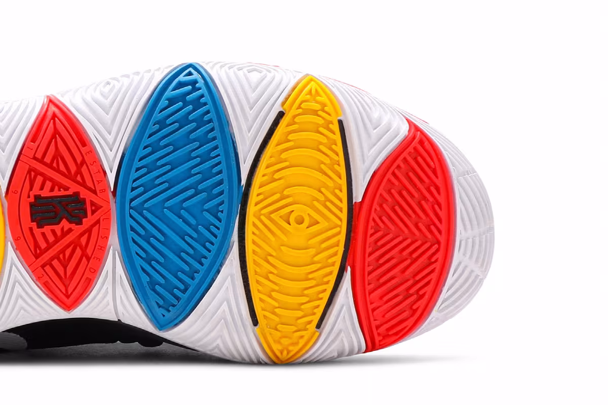Nike Kyrie 5 GS Friends, view 6