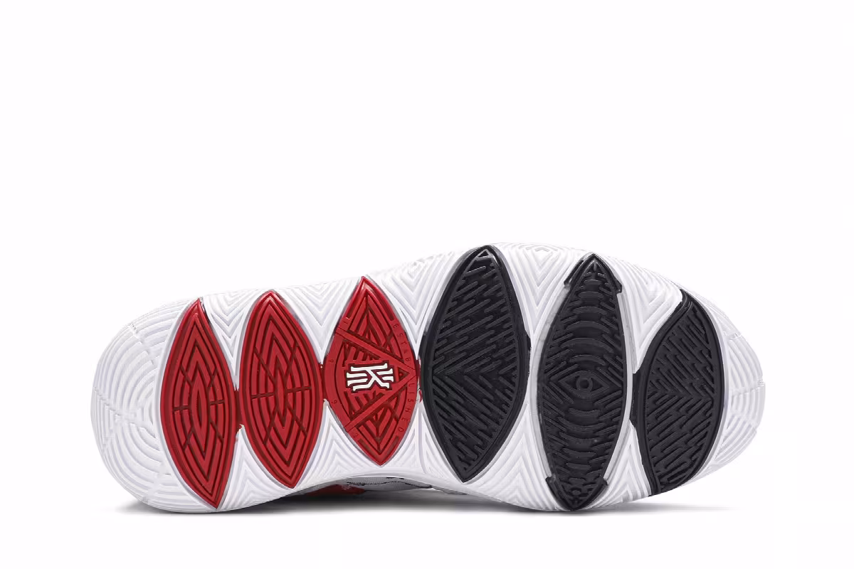 Nike SneakerRoom x Kyrie 5 GS I Love You Mom, view 5