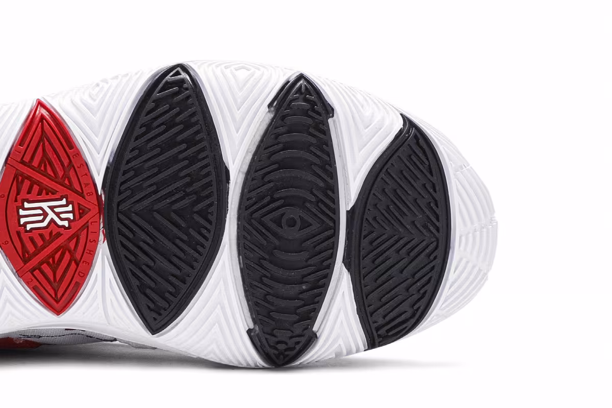 Nike SneakerRoom x Kyrie 5 GS I Love You Mom, view 6