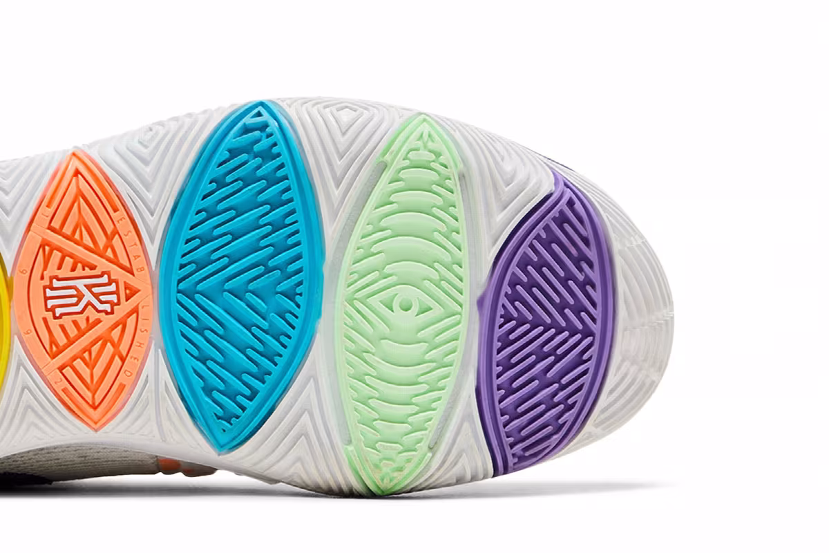 Kyrie 5 GS Have A Nike Day, view 6