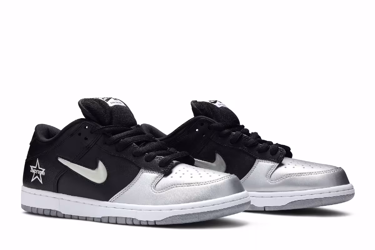 Supreme x Nike Dunk SB Low QS Metallic Silver, view 9