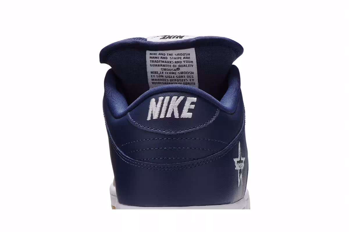 Supreme x Nike Dunk SB Low QS Metallic Gold, view 8