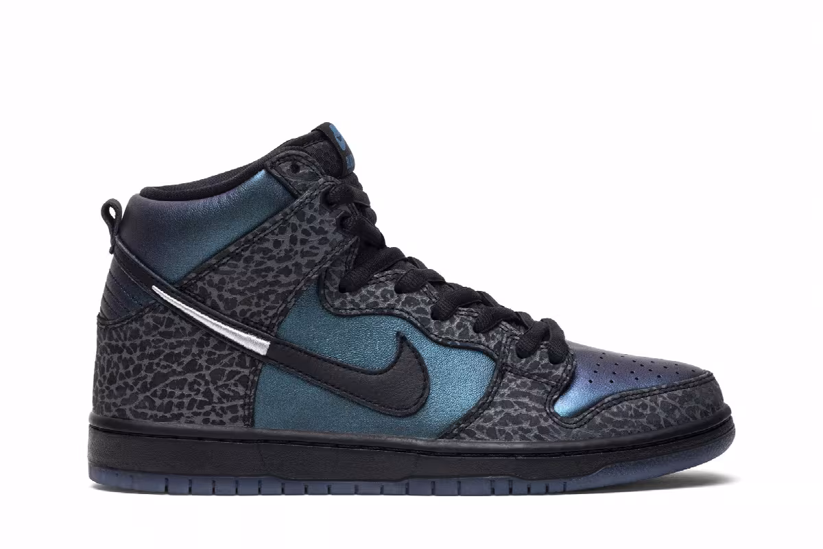 Black Sheep x Nike Dunk High SB Black Hornet, view 2