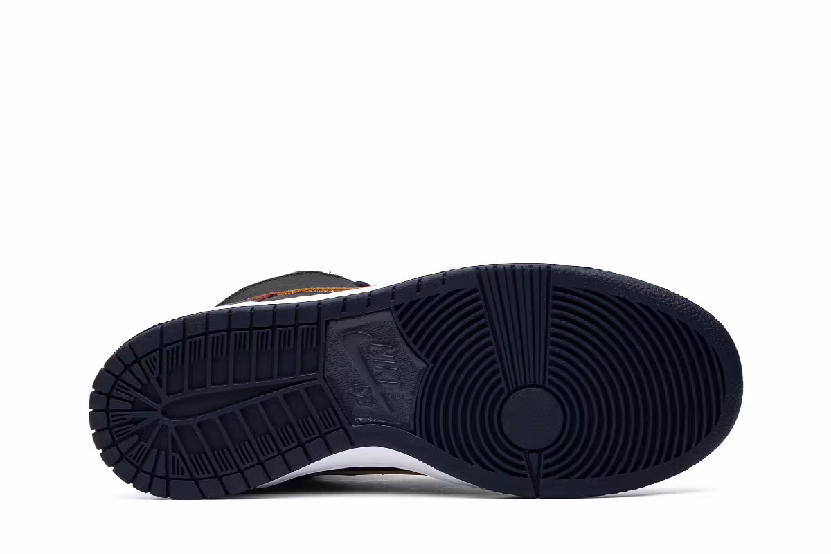 NBA x Nike Dunk High SB Cleveland Cavaliers, view 5