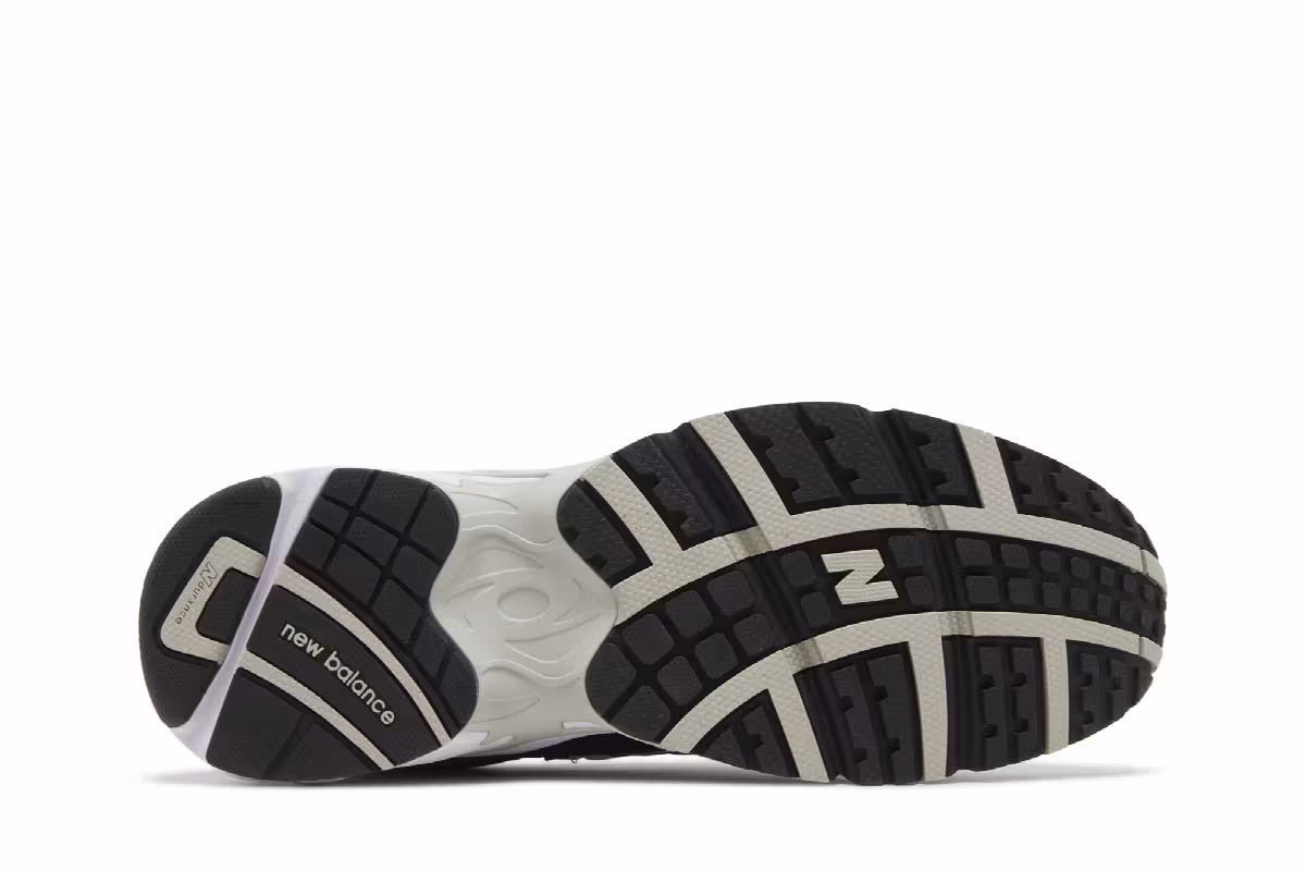 New Balance 725 Black Metallic Silver, view 5