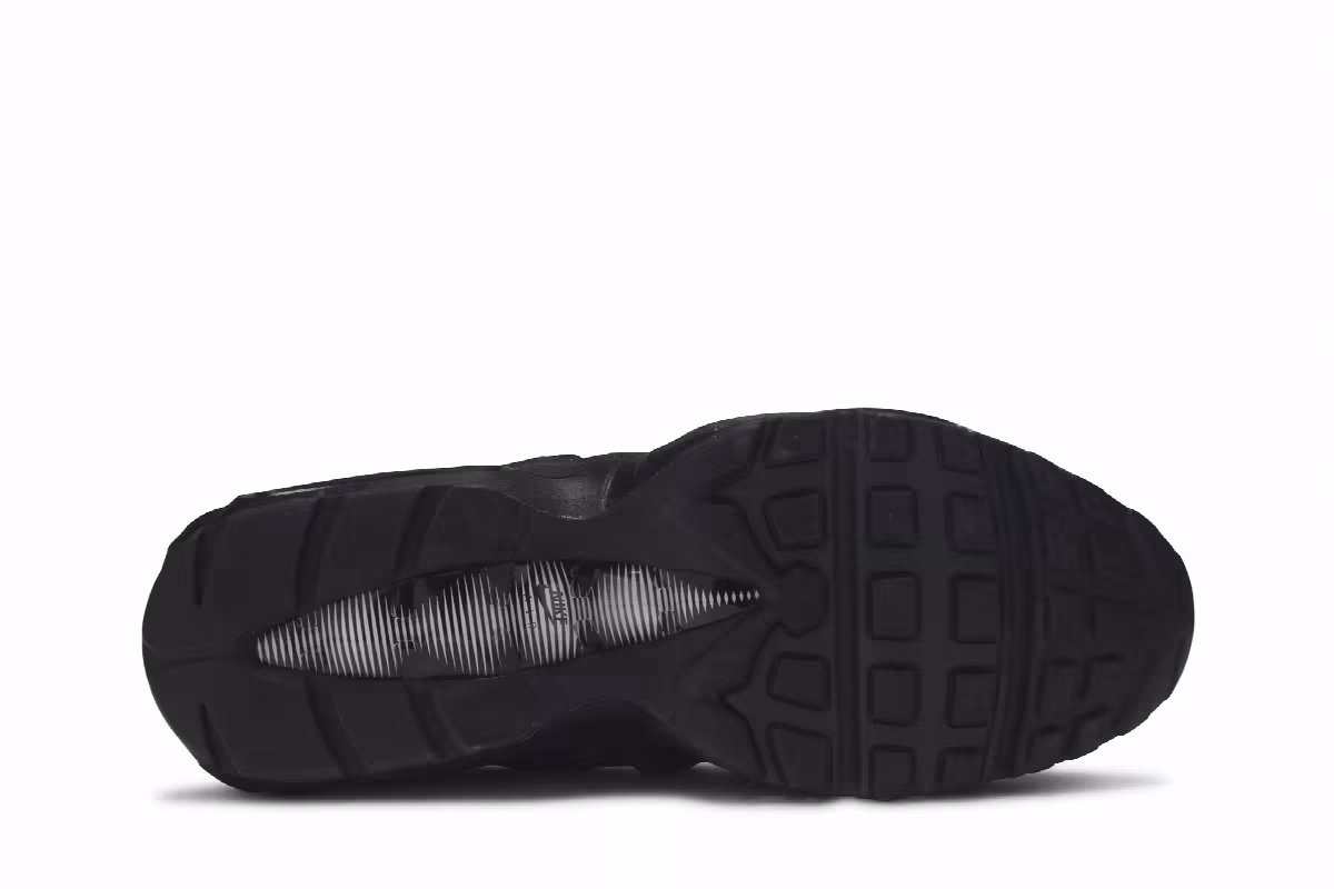 Nike Air Max 95 Essential Triple Black, view 5