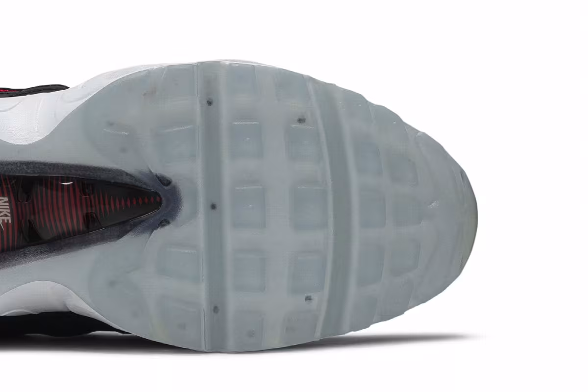 Nike Air Max 95 Essential Bred, view 6