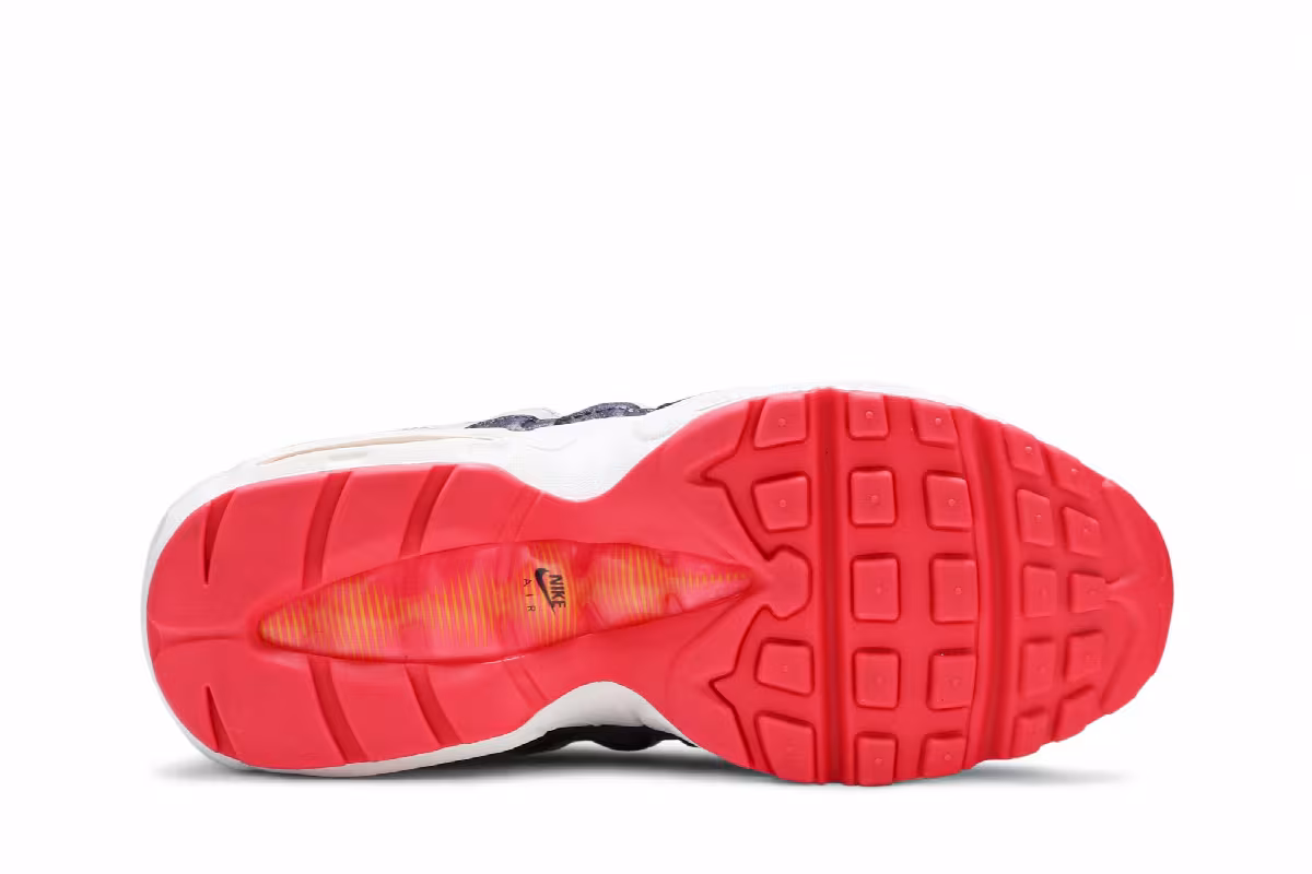 Nike Women's Air Max 95 Navy Orange, view 5