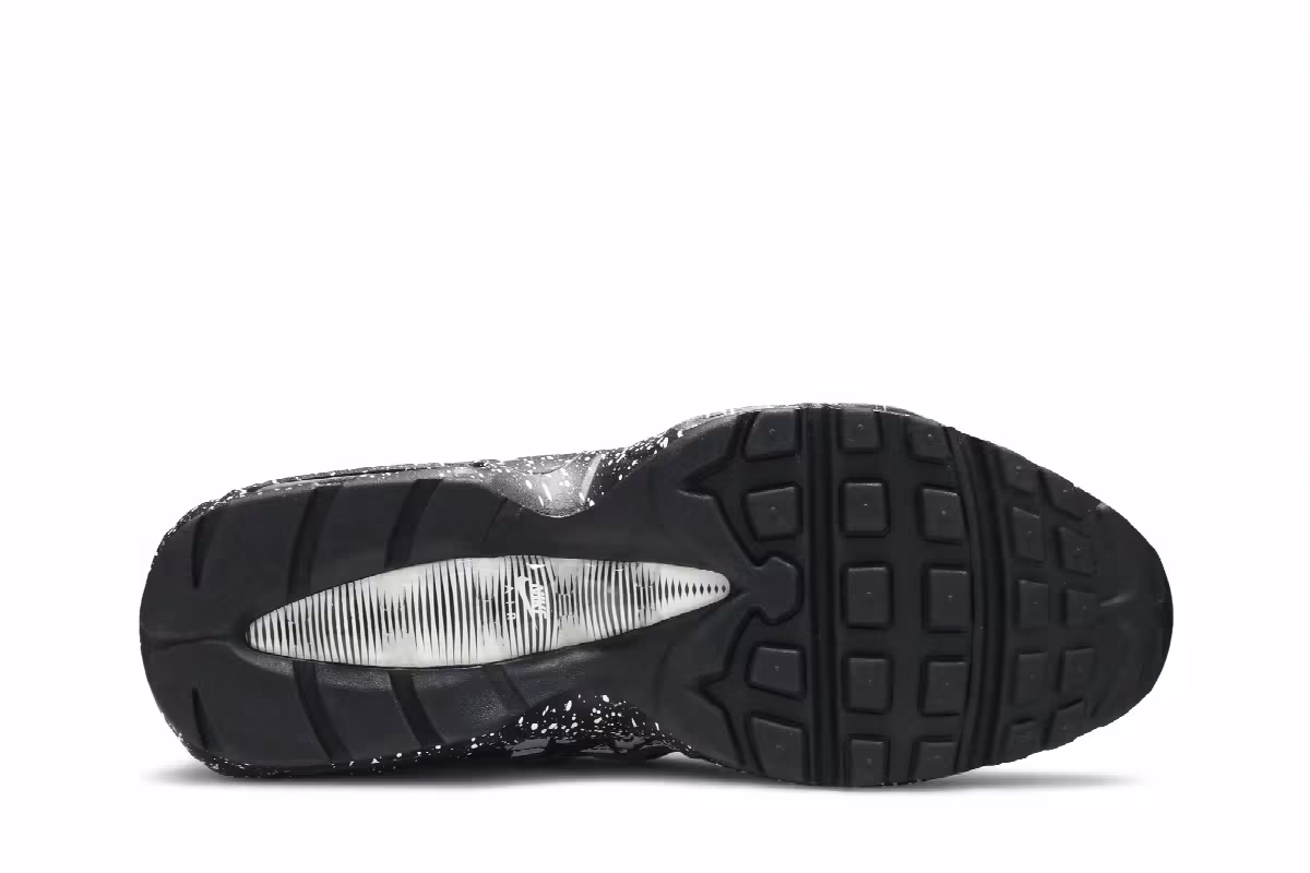 Nike Women's Air Max 95 Splatter, view 5