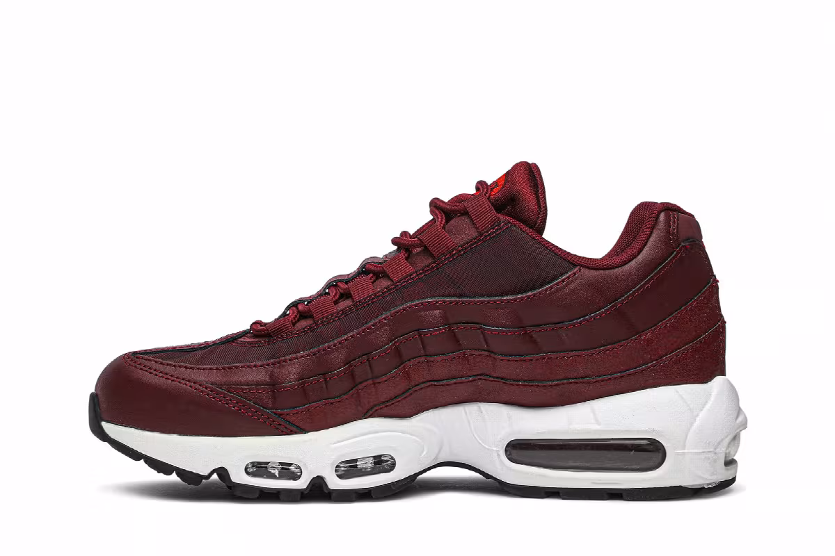 Nike Women's Air Max 95 Team Red, view 4