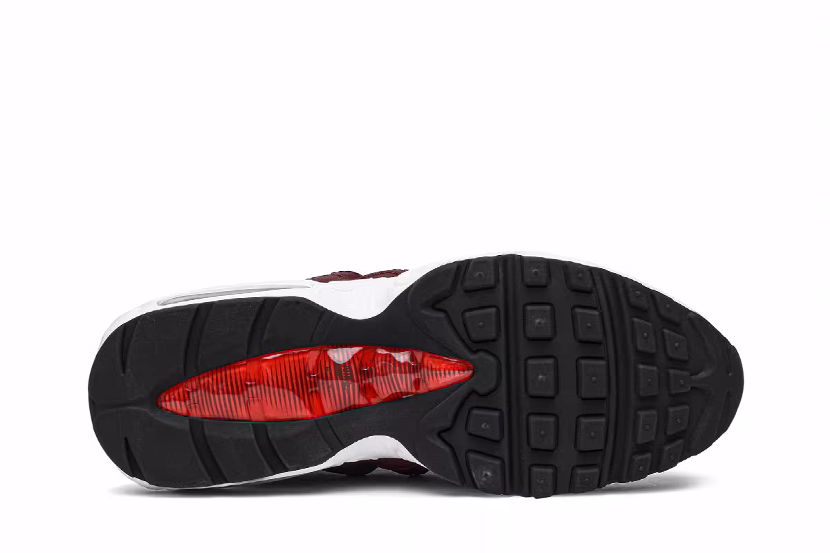 Nike Women's Air Max 95 Team Red, view 5