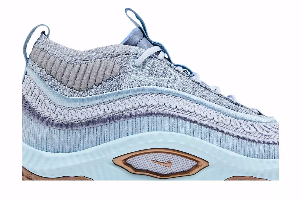 Nike Women's Cosmic Unity 3 Shine Together, view 3