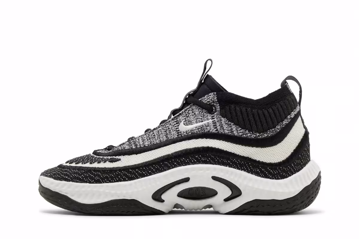 Nike Cosmic Unity 3 Black Summit White, view 4