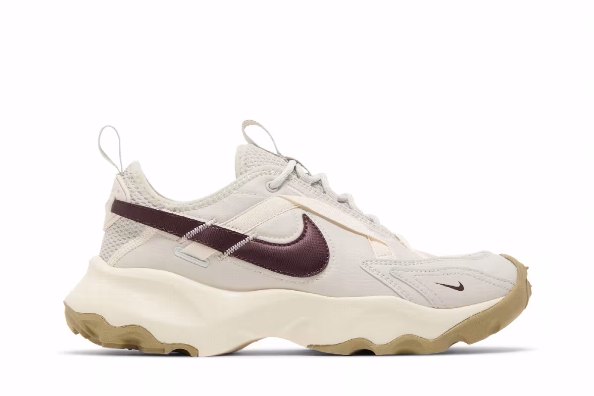 Nike Women's TC 7900 Light Bone Burgundy Crush, view 2