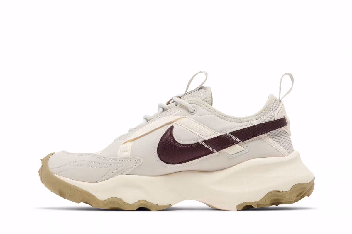 Nike Women's TC 7900 Light Bone Burgundy Crush, view 4
