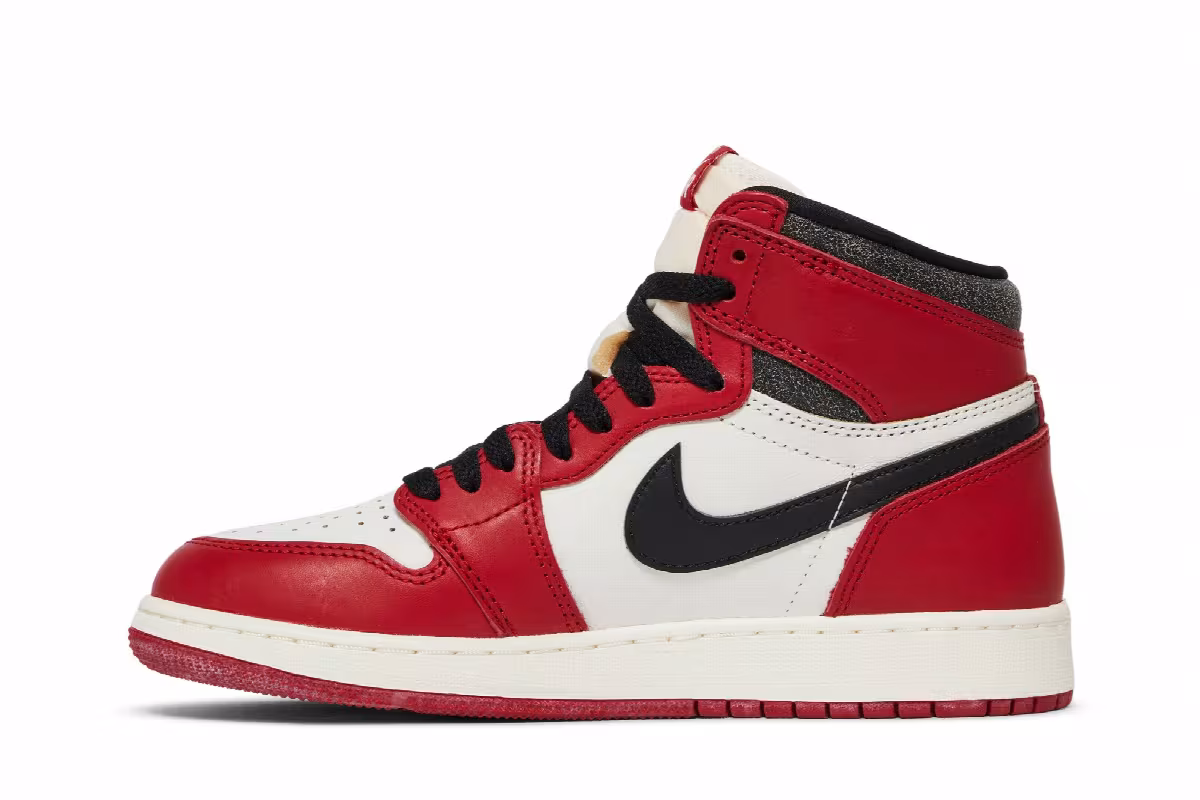 Air Jordan 1 High OG GS Chicago Lost & Found, view 4