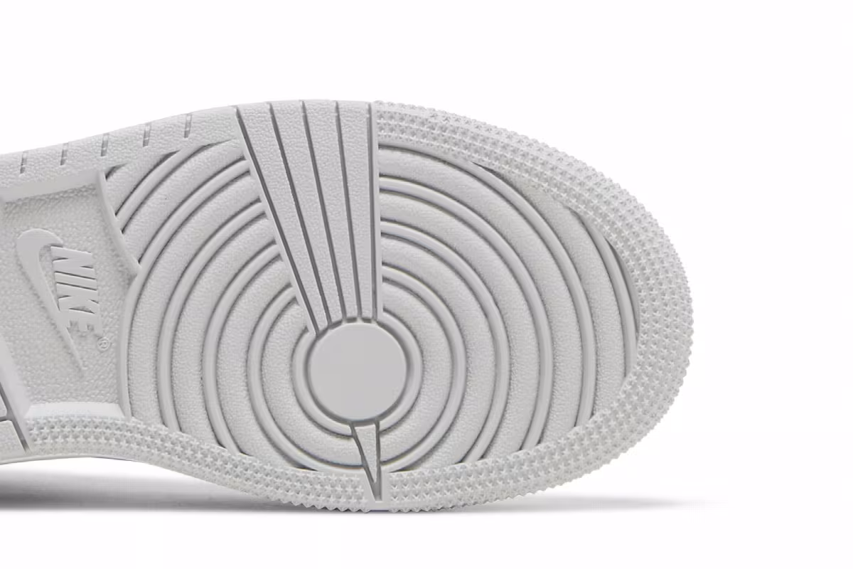 Air Jordan 1 High OG GS Stage Haze, view 6
