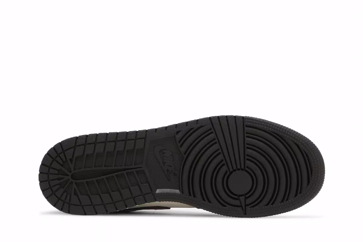 Air Jordan 1 Low SE GS Light Chocolate, view 5