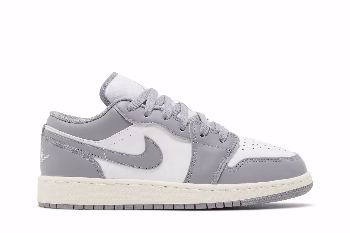 Air Jordan 1 Low GS Vintage Grey, view 2