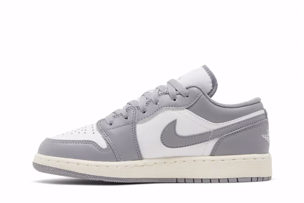 Air Jordan 1 Low GS Vintage Grey, view 4