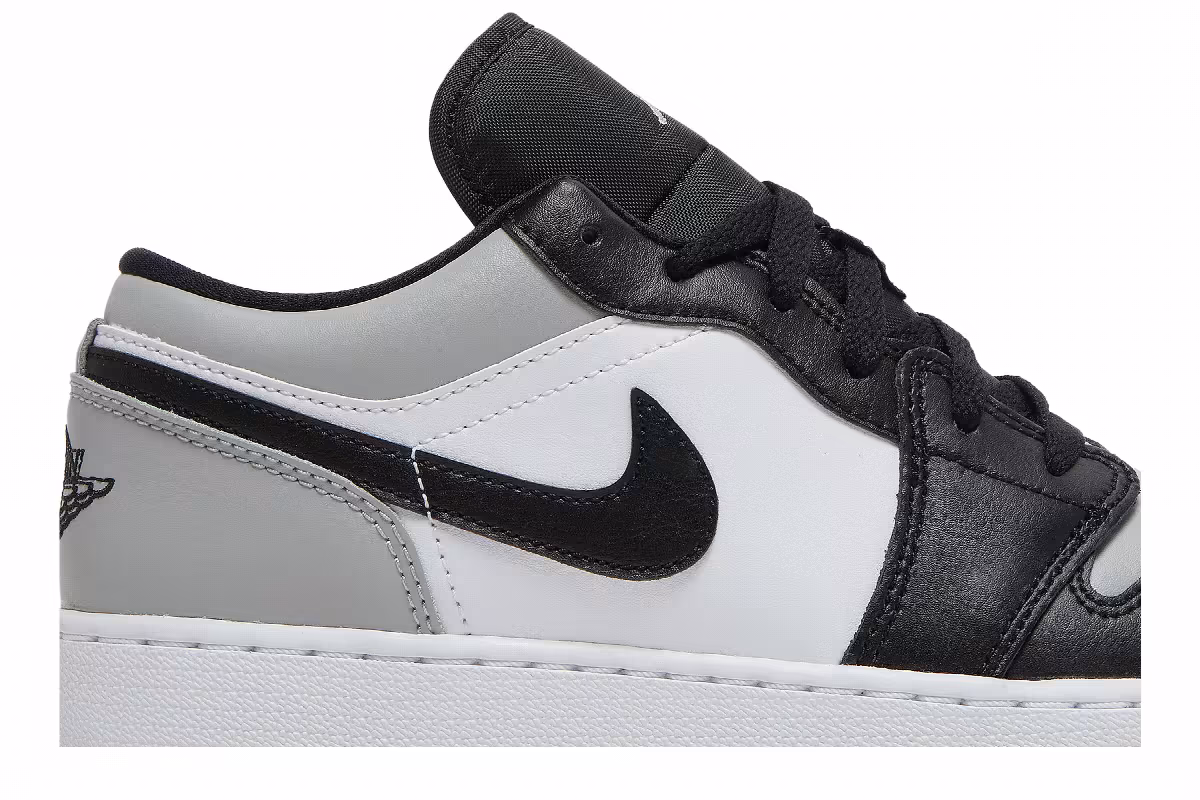 Air Jordan 1 Low GS Light Smoke Grey, view 3