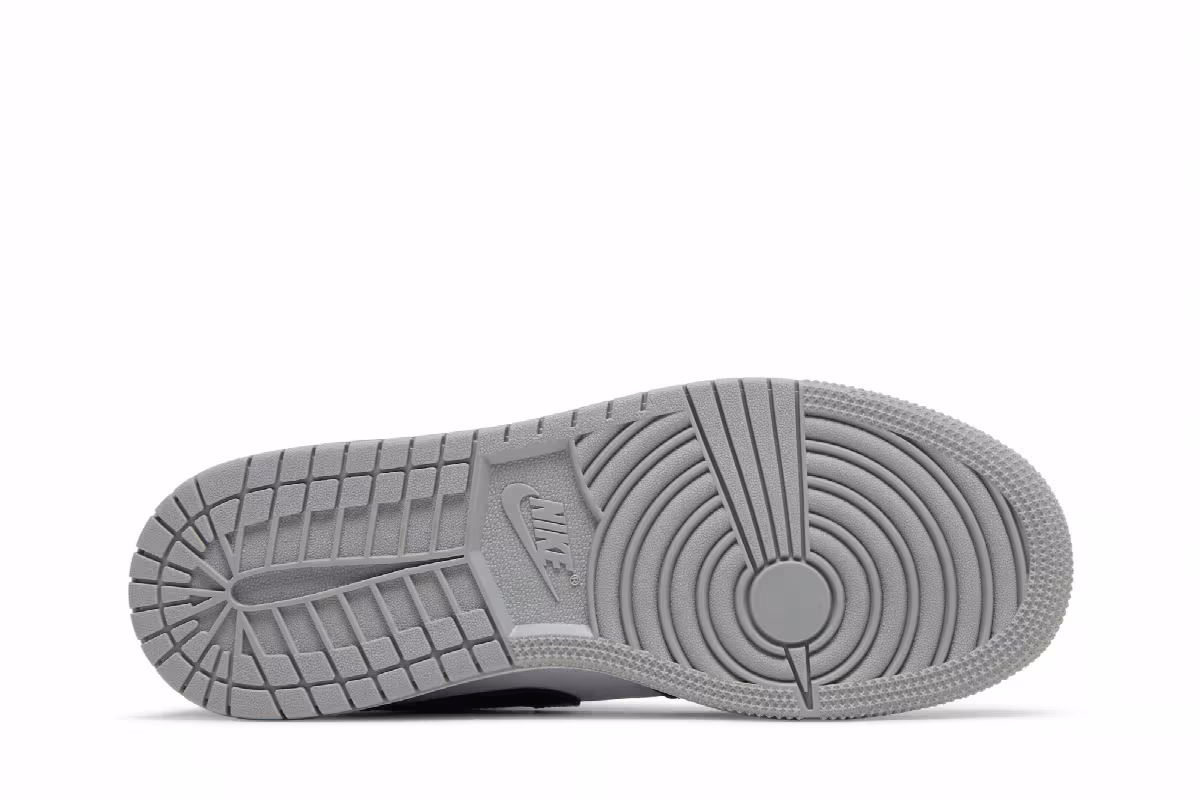 Air Jordan 1 Low GS Light Smoke Grey, view 5