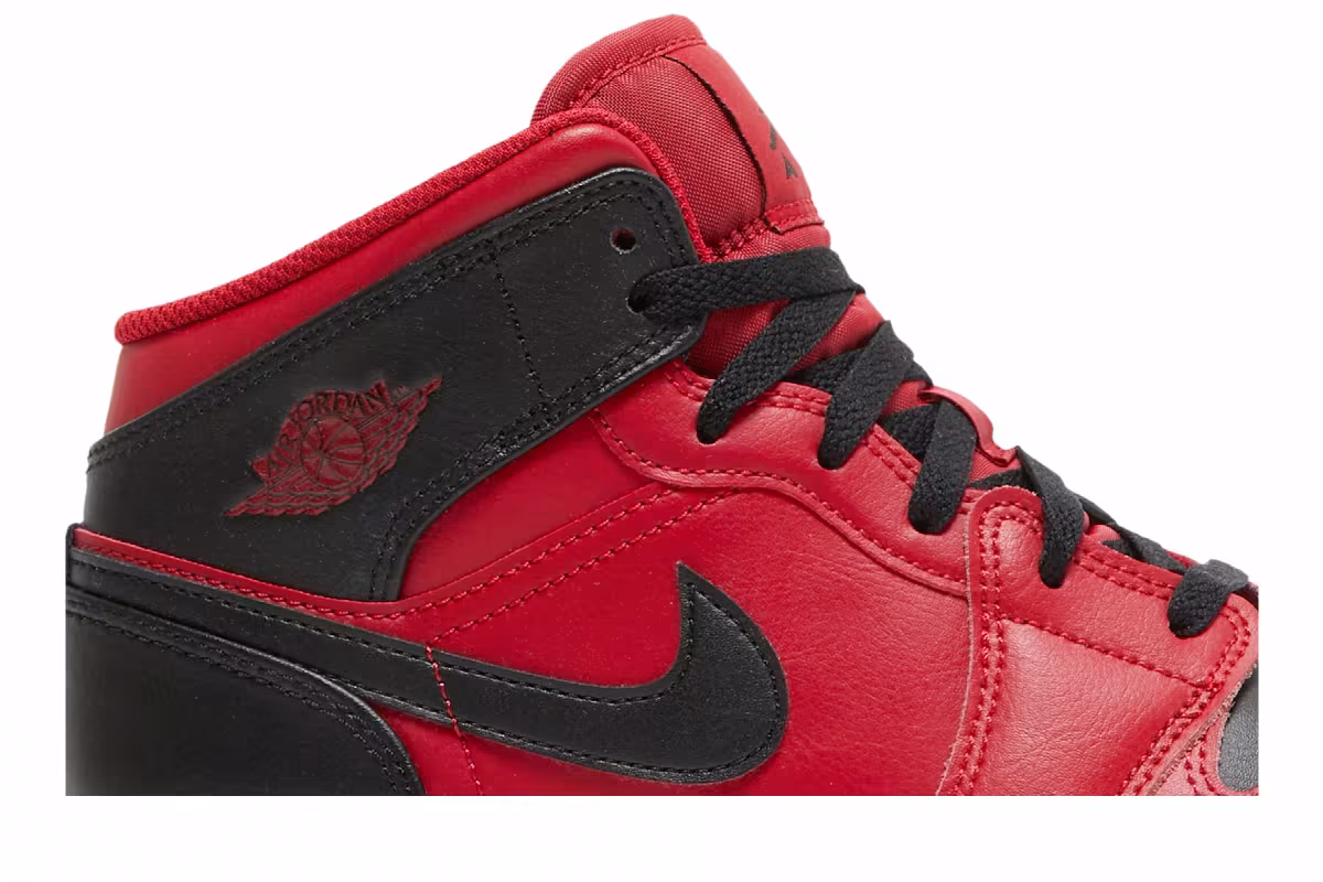 Air Jordan 1 Mid GS Reverse Bred, view 3