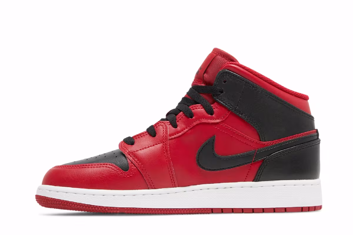 Air Jordan 1 Mid GS Reverse Bred, view 4