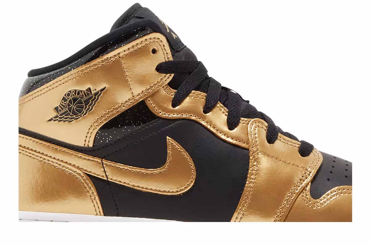 Air Jordan 1 Mid SE GS Metallic Gold Black, view 3