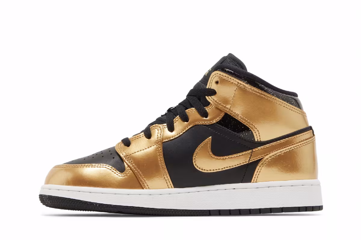 Air Jordan 1 Mid SE GS Metallic Gold Black, view 4