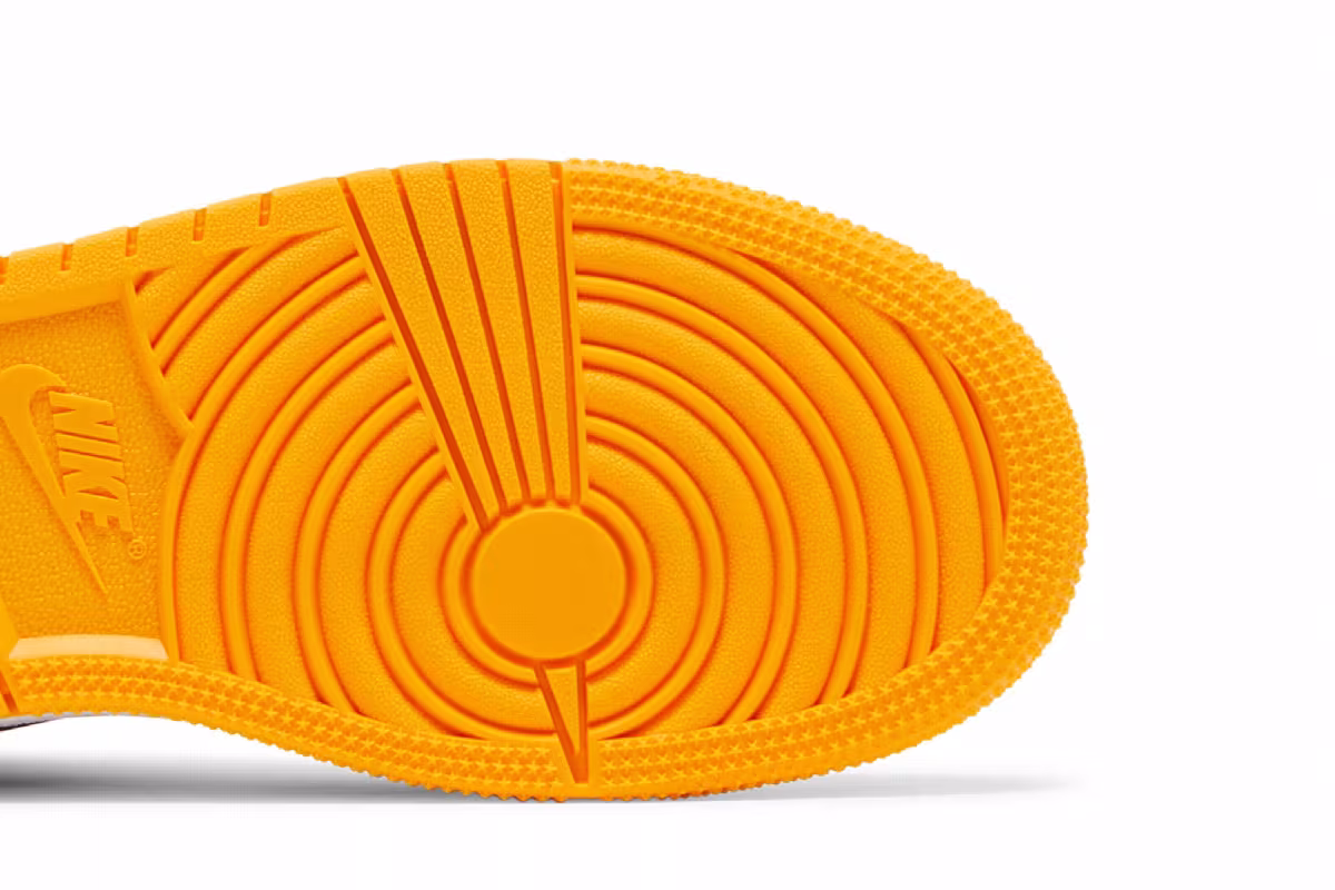 Air Jordan 1 Mid GS Reverse Yellow Toe, view 6