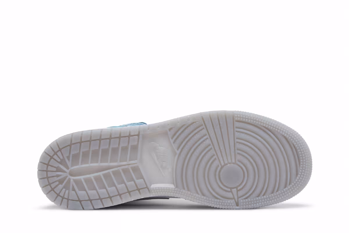 Air Jordan 1 Mid SE GS French Blue, view 5