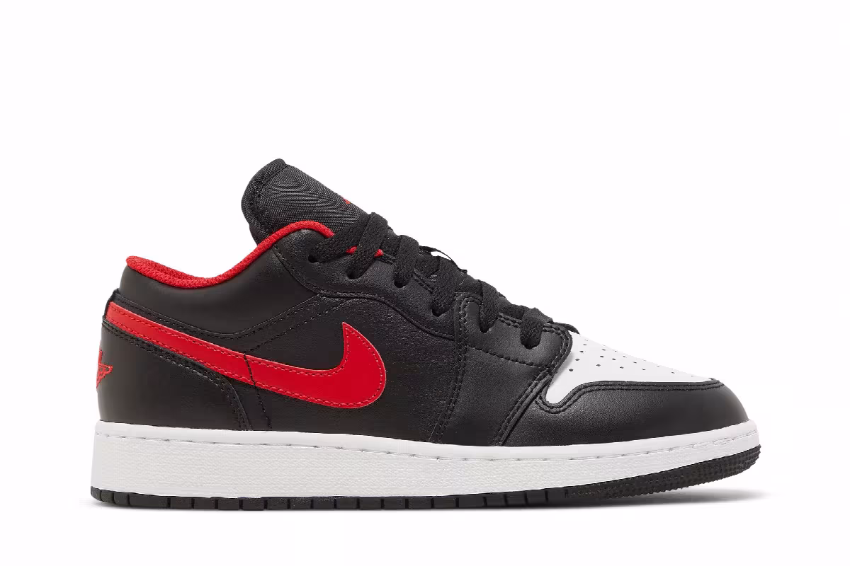 Air Jordan 1 Low GS White Toe, view 2