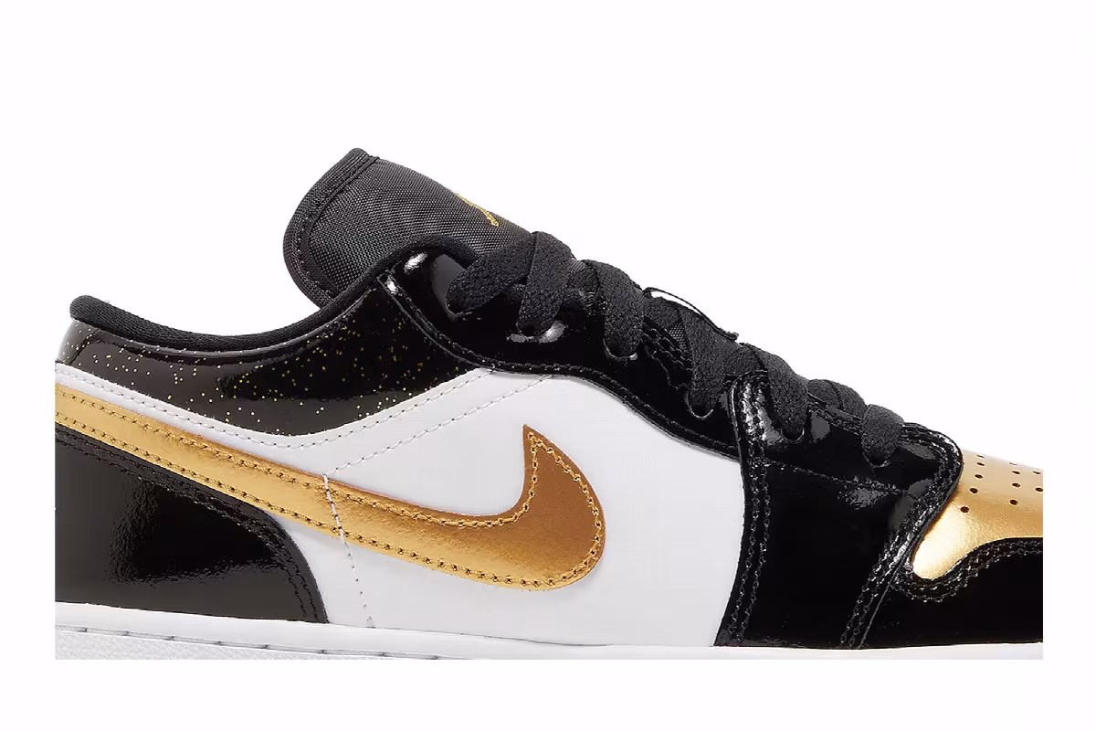 Air Jordan 1 Low SE GS Gold Toe, view 3