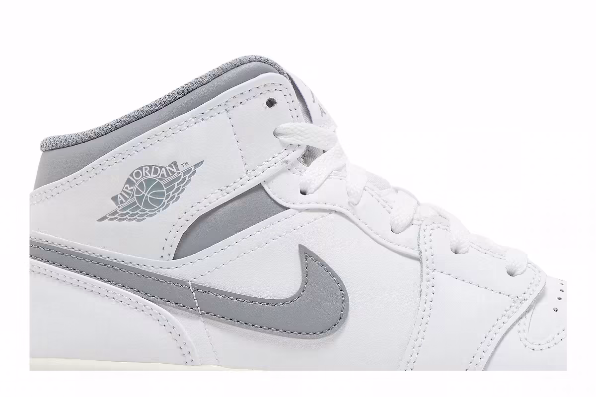 Air Jordan 1 Mid GS Neutral Grey, view 3