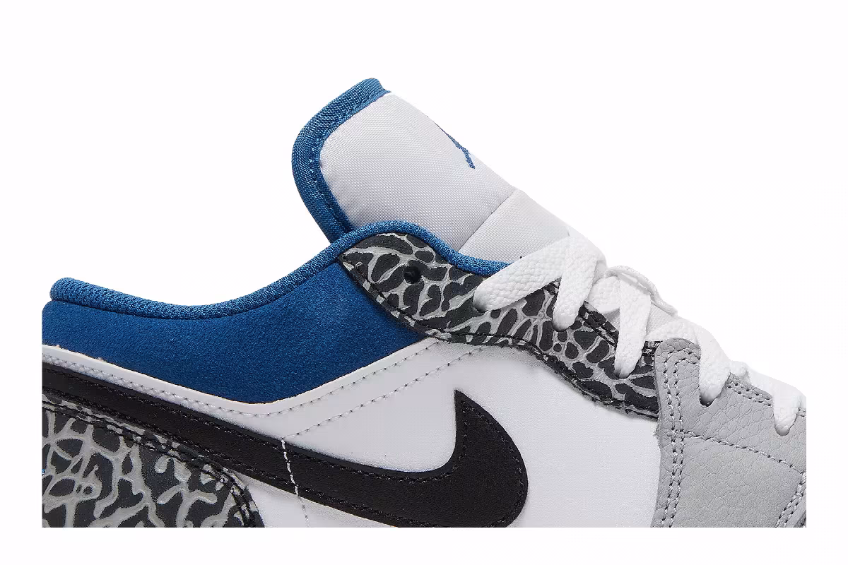 Air Jordan 1 Low SE GS True Blue, view 3