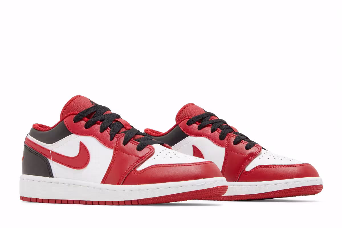 Air Jordan 1 Low GS Reverse Black Toe, view 9